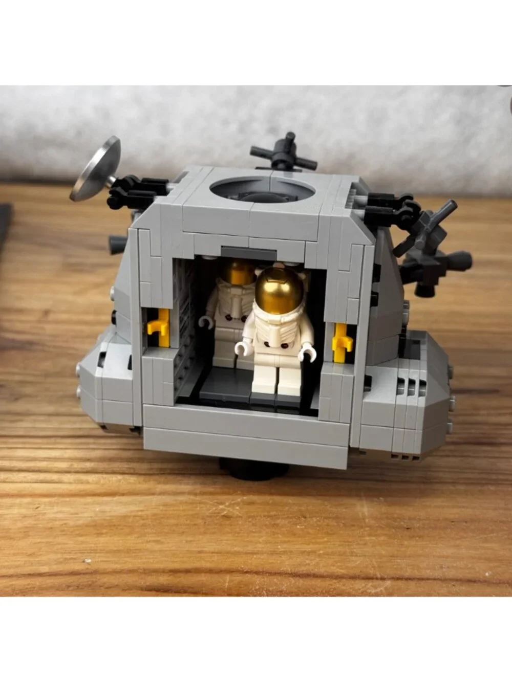Lego NASA Apollo 11 Lunar Lander 10266 100% Complete No Box Instruction